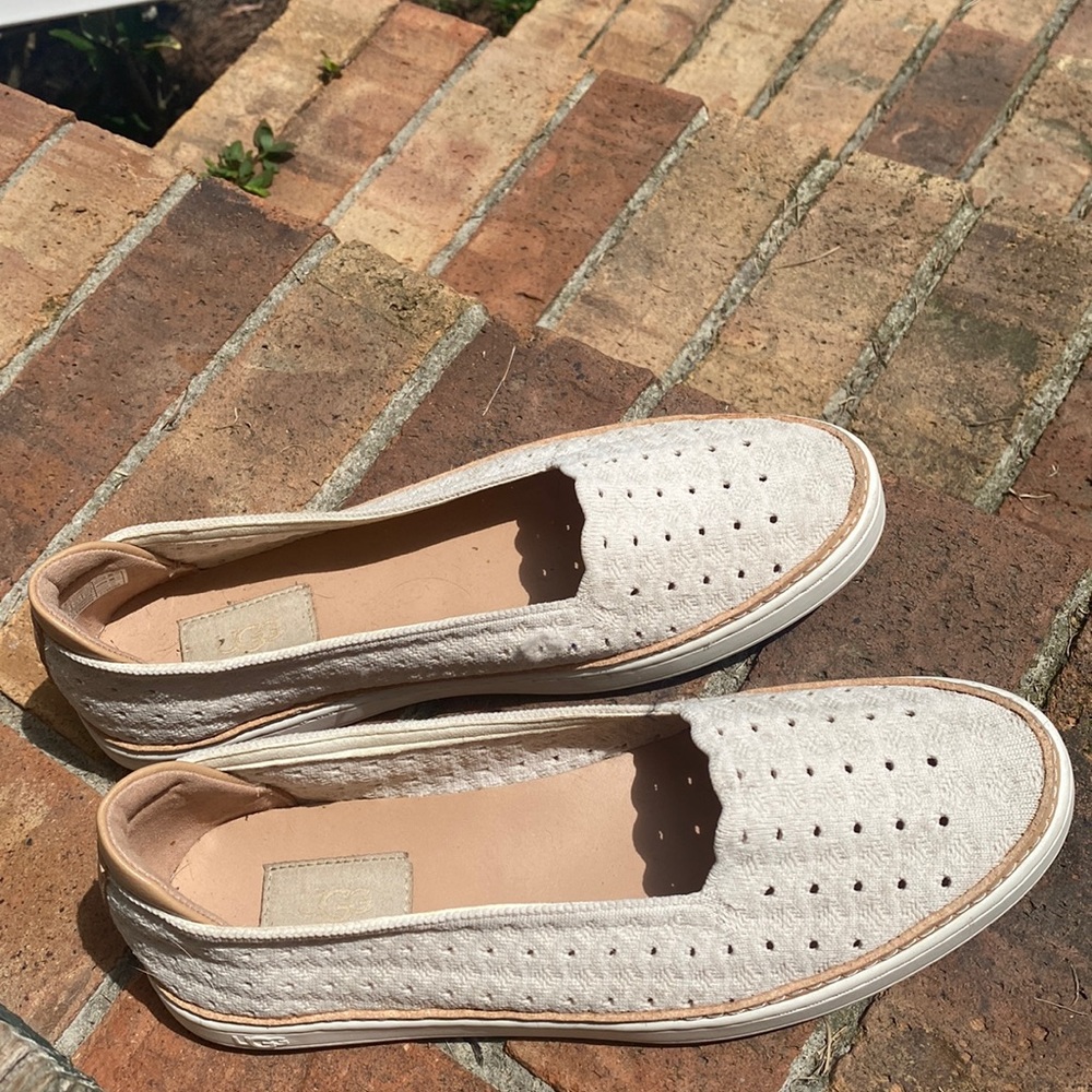 UGG SLIP ONS